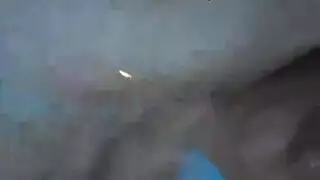 الفتاة السيئة تحب الحركة الجنسية الصارمة بالديلدو أمام الكاميرا