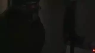 تنزل الخره من طيزها