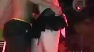 لعق شرجي مقرب: فتاة آسيوية تتعمق في لعق فتحة الشرج