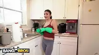 خيال شرجي لشقراء – جيمس دين يضربها بقوة