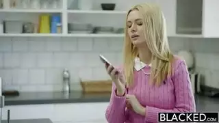 الزوجة الحارة والقضيب الأسود الكبير: الزوج المخدوع يشاهد المشهد