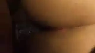 قضيب أسود يمزق فرج ضيق في غرفة الفندق