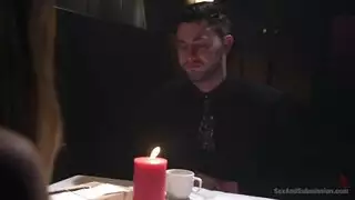 زنجي يستمتع ينيك فتاة صغيرة وصراخ قوي وعنف