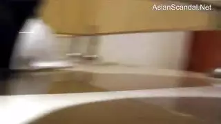 متلصص خفي يصور فتاة آسيوية متهيجة تستمني