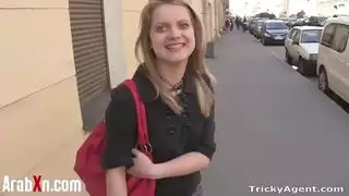 العاهرة المراهقة الروسية تُدفع لها لتتعرض للضرب