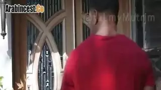 مراهقة تمارس الجنس مقابل المال: نسخة القضيب الأسود الكبير