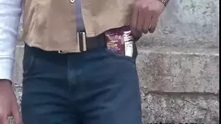 فتيات صغيرات يمارسن الشرج في فيلم سحاقي مشعر