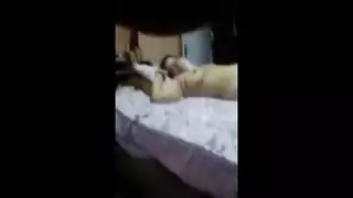 سكس مصري بنت صغيره بتتناك وهو نازل فيه عض