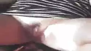 ميلف ترتدي الكاكي تخلع ملابسها وتضاجع نفسها في كل غرفة بمنزلها