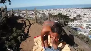  أقدام مراهقات في كعب عال وجنس عنيف في الحديقة