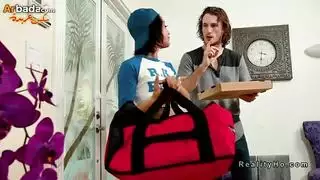 فتاه صغيره تجرب الجنس