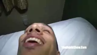 مشهد إباحي: لاعب كمال أجسام لاتيني قوي يمارس الجنس بقوة مع الفتاة العربية العاهرة مونية