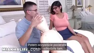 درس النجمة الإباحية ميا خليفة الصريح: إيلاج الأصابع والمقص لعذراء