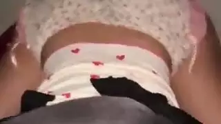 عاهرة محجبة بمفردها: تفتح مؤخرتها العربية للكاميرا