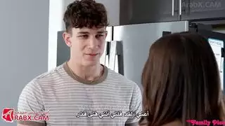 شقراء تتعرى أثداء كبيرة تهتز أثناء الجنس