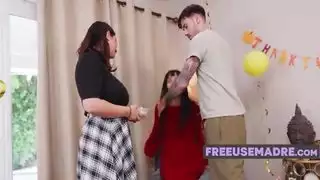زوجة الأب مع اصدقائي