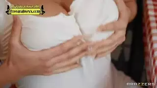 ثلاثة شباب مثيرين ينكّون بقوة بعد الأكل