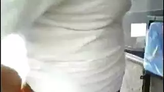 جلسة جنس في الجاكوزي: السائق يمارس الجنس معها بشراسة