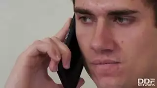 نهود الأم تهيج إبنها الشاب فيمارس معها جنس محارم ويدخل زبه للعمق