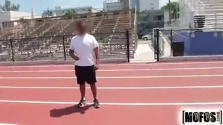 سكسي ويغار مع المدرب في جماعة