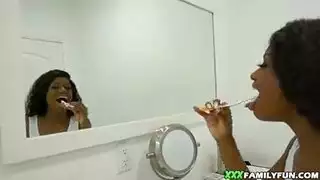 فحل اسمر مساج