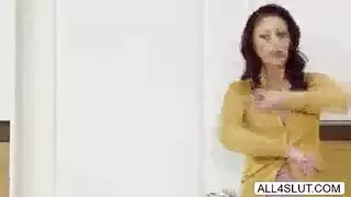 ضخ فتحات مونيك ألكساندر: تمدد شديد للشرج والمهبل