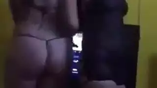 جنس فموي مكثف وآهات