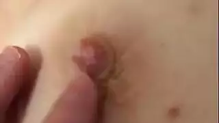 أم شقراء مغرية لجلسة جنس مكثفة بين الابن والأم