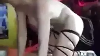 نجم إباحي عربي يفتح ساقيه لجماع شرجي قاسٍ