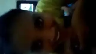 فوضى جنسية خارجية: إباحية بجانب المسبح مع قذف داخلي