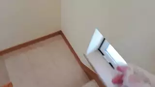 فتاة جميلة تتعرض للجماع بقوة بعد جلسة أفلام إباحية