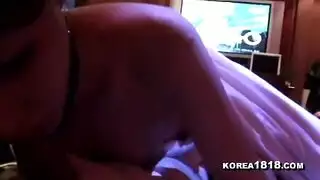 إكس إكس إكس في المكتب: فتاة كورية تأخذ عدة زبابات