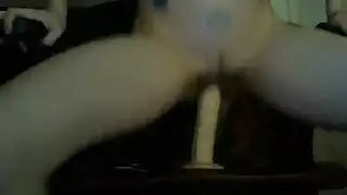 العروس تحصل على قذف داخلي من العريس المصري