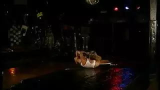 معرض بورنو صعب لنساء ممتلئات