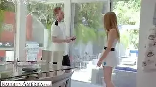 جلسة جنس ساخنة بين أخ وأخته في الحمام