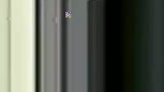 فتاة محجبة غامضة تخلع ملابسها وتستمني أمام الكاميرا