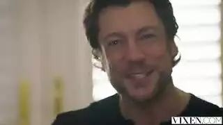 حركة بين الأثداء الكبيرة: مايا خليفة تُنك من قبل فحل أمريكي