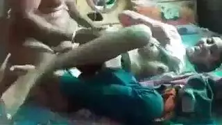 أبي ذو القضيب الكبير يطالب بمهبلي كزوجته