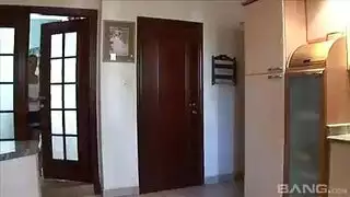 النظرات الشهوانية تؤدي إلى جنس شرجي ومهي عاطفي