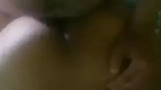 شرموطه عشيقها يرضع ف بزازها ويفرش فيها تكيفه نياكه وتدلعه