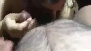 خيانة زوجية علنية: الزوجة تستمتع بالجنس العنيف وعملية المص العميق