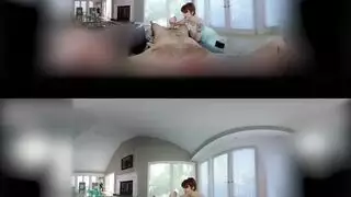 جنس شقراء في الواقع الافتراضي: مص عميق وبلع المني