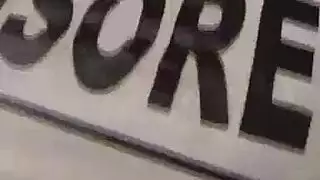 يائسة من أجل المال، النقدية العاطلة تمارس الإباحية