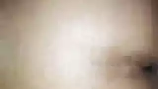 حفلة جنس جماعي: شاب يتناوب على كل فتاة