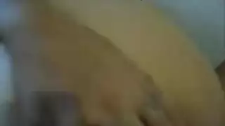 نيك طيز مرتعد بزب صلب طويل يدخل فتحة الشرج في نيك ساخن