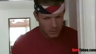 التبادل داخل العائلة: نشاط جنسي صريح مع الزوجات والأخوات