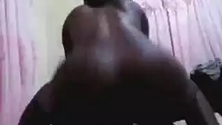 موعد تدليك الفتاة الشقية يتحول إلى جلسة إباحية