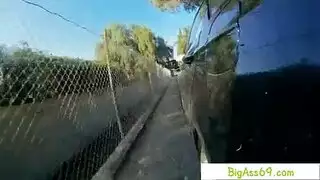 عاهرة سمراء تأخذ شرجًا قاسيًا من رجلها الجديد