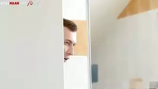 أم مثيرة تخون، ابن الزوج يصورها ويضاجعها كابتزاز