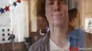 مصة ووضعية كلب خشنة تنتهي بالقذف الداخلي